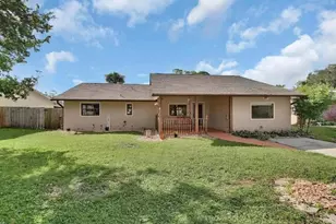 583 Cambridge Cir, South Daytona, FL 32119 - Photo 1