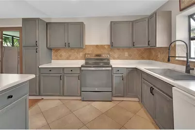 583 Cambridge Circle, South Daytona, FL 32119 - Photo 9