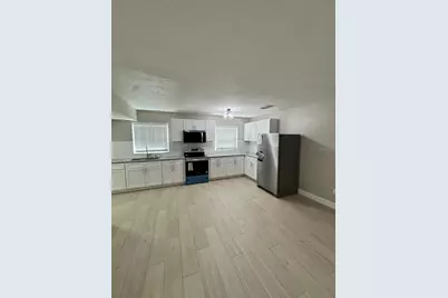 818 E Airport Boulevard, Sanford, FL 32773 - Photo 7