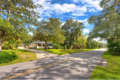 641 E Pennsylvania Avenue, Deland, FL 32724 - Photo 3