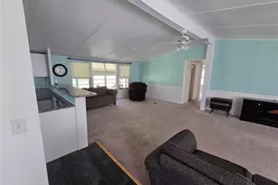 460 Hilltop Ct, Deland, FL 32724 - Photo 5