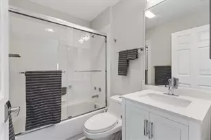 1402 Camero Dr, The Villages, FL 32159 - Photo 27