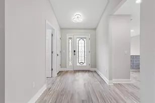 1402 Camero Dr, The Villages, FL 32159 - Photo 5