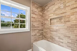 806 N Gomez Ave, Tampa, FL 33609 - Photo 29