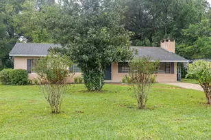 726 N Parkway St, Deland, FL 32720 - Photo 1