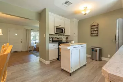 806 E Wisconsin Avenue, Deland, FL 32724 - Photo 9
