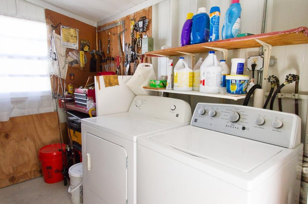 3407 Tiki Dr, Tarpon Springs FL  34691-3260 exterior