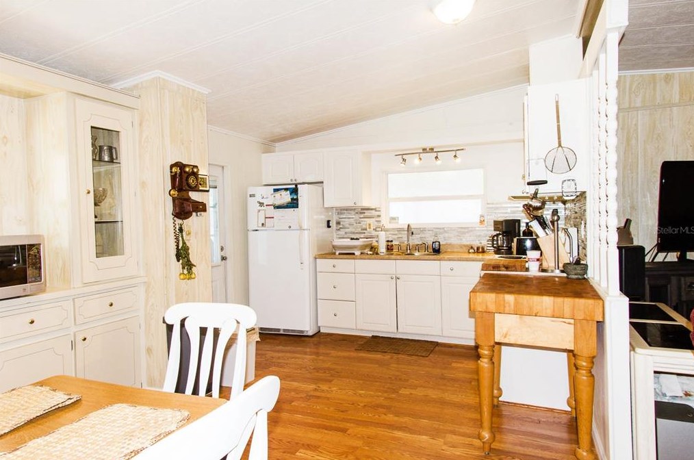 3407 Tiki Dr, Tarpon Springs FL  34691-3260 exterior