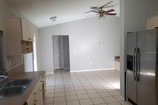 8214 Reynolds Dr - Photo 17