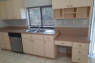 8214 Reynolds Dr - Photo 15