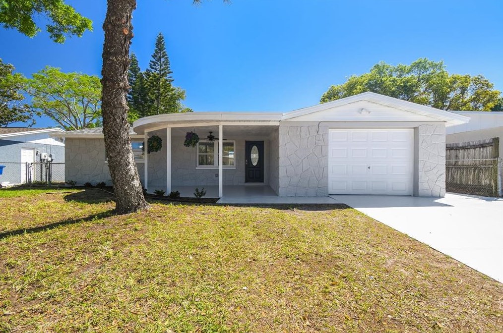 3532 Bigelow Dr, Tarpon Springs FL  34691-3226 exterior