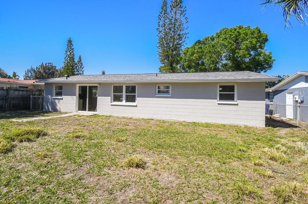 3532 Bigelow Dr, Tarpon Springs FL  34691-3226 exterior