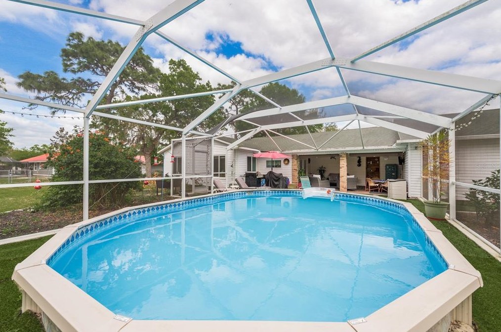 13411 Canton Ave, Port Richey FL  34669-1842 exterior