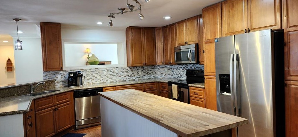 7210 Cheshire Ct, Port Richey FL  34667-1447 exterior