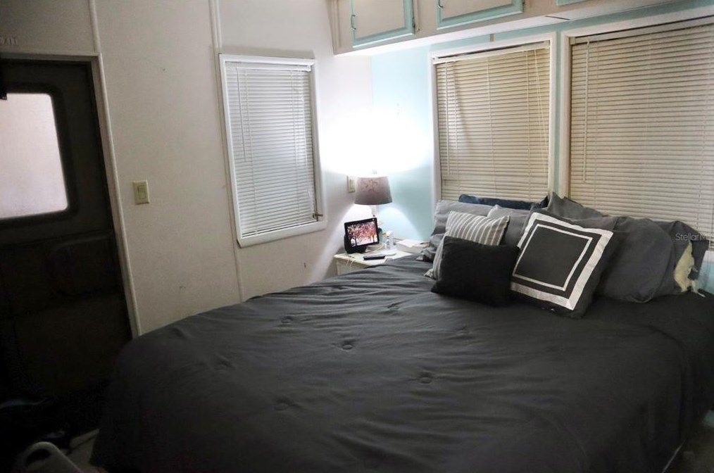 9330 Stingray Dr, Brooksville FL  34613-3961 exterior