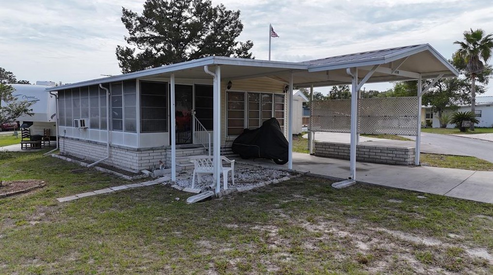 9330 Stingray Dr, Brooksville FL  34613-3961 exterior