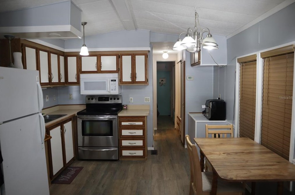 9330 Stingray Dr, Brooksville FL  34613-3961 exterior