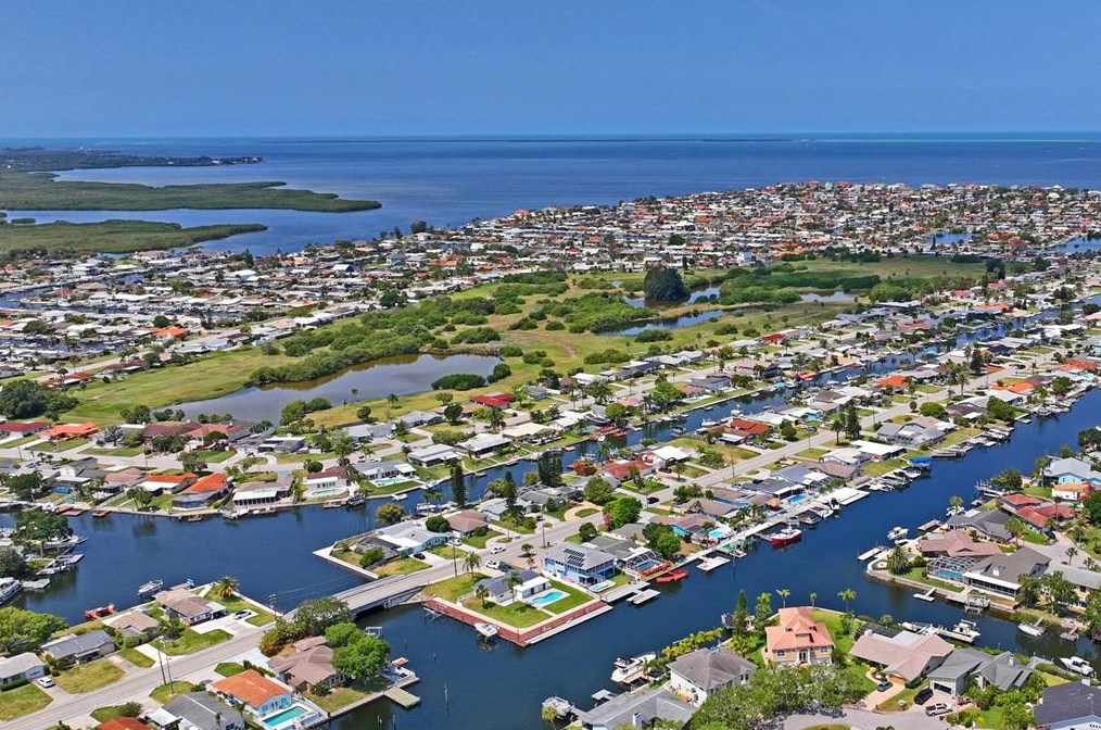 4537 Dewey Dr, New Port Richey FL 34652-3110 exterior