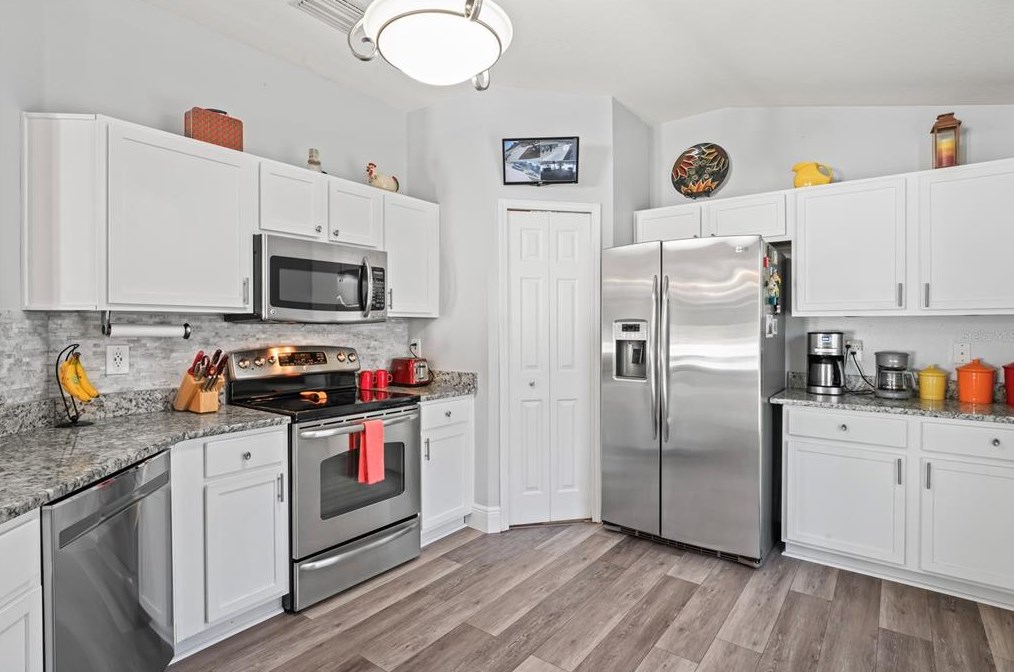 9189 Southern Charm Cir, Brooksville FL  34613-6851 exterior