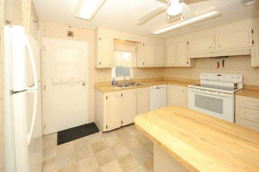 12024 Longhorn Dr, Port Richey FL  34667-2294 exterior