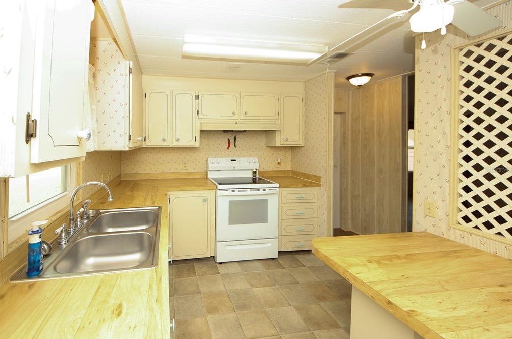 12024 Longhorn Dr, Port Richey FL  34667-2294 exterior