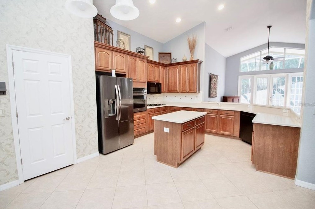 27733 Kirkwood Cir, Zephyrhills FL 33544-8722 exterior