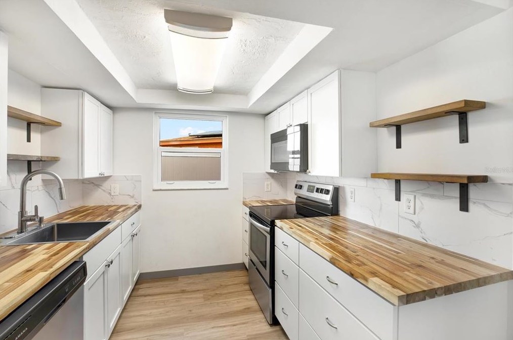 7628 Dl Dr, Port Richey FL  34668-1020 exterior