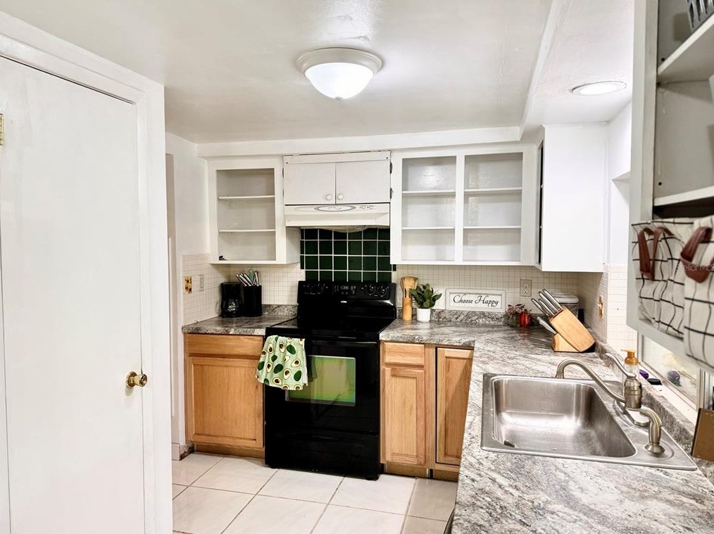 8020 Wild Flower Row, Port Richey FL  34667-2453 exterior