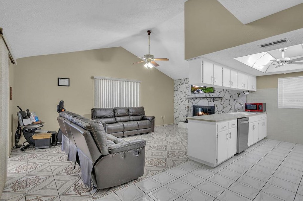 12814 Cedar Rdg Dr, Port Richey FL  34669-2713 exterior