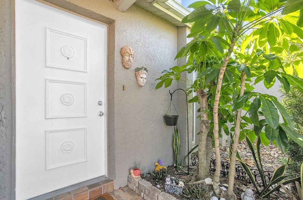 12814 Cedar Rdg Dr, Port Richey FL  34669-2713 exterior