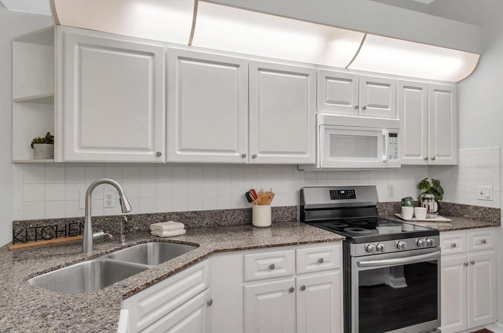 7515 Moorgate Ct, New Port Richey FL  34654-6214 exterior