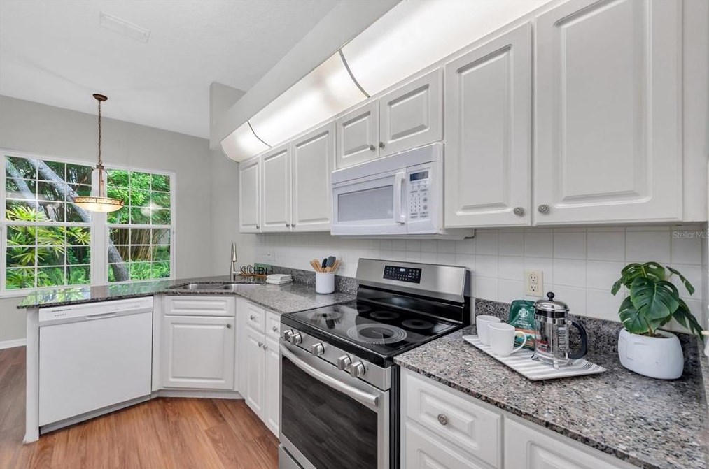 7515 Moorgate Ct, New Port Richey FL  34654-6214 exterior