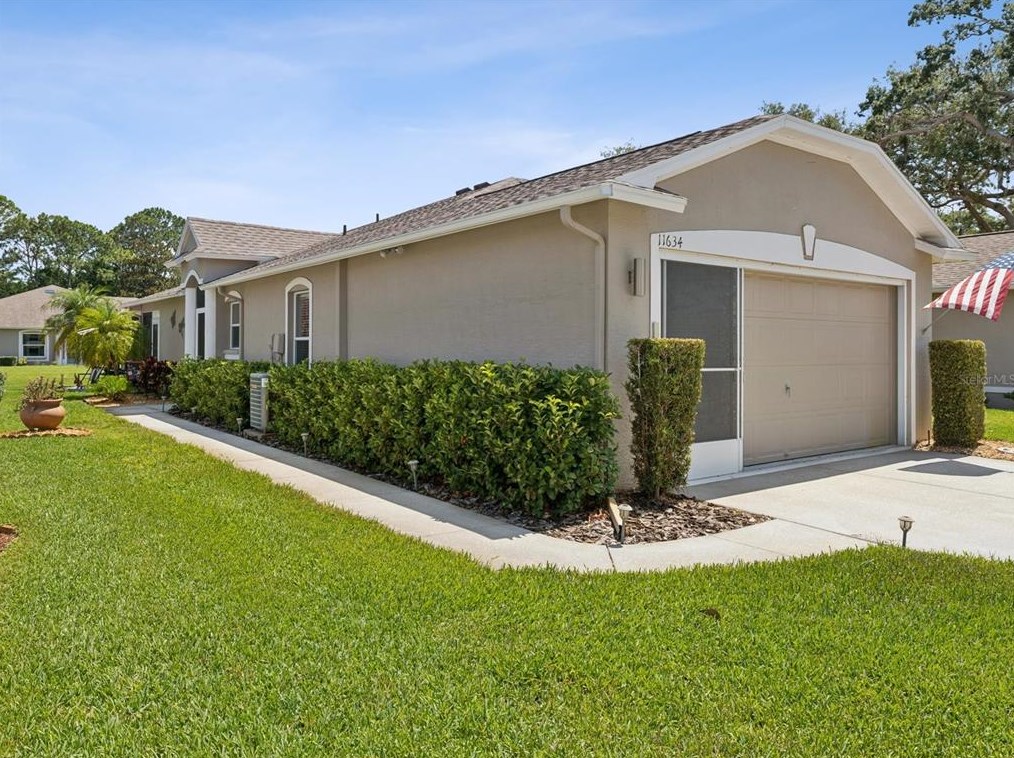 11634 Holly Ann Dr, New Port Richey FL 34654-1732 exterior