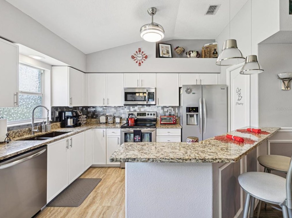 11634 Holly Ann Dr, New Port Richey FL 34654-1732 exterior