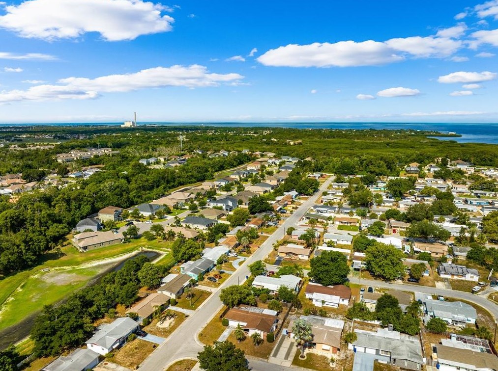 3221 Sanford Dr, Tarpon Springs FL  exterior