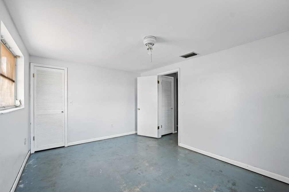 3221 Sanford Dr, Tarpon Springs FL  exterior