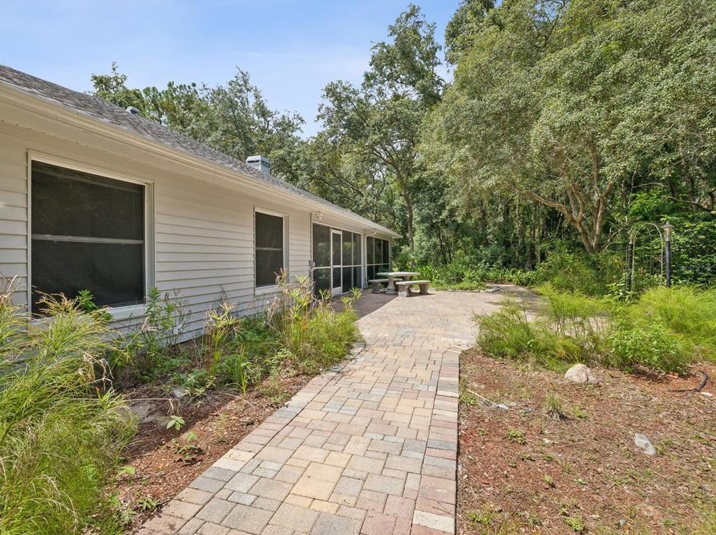 8402 Shaw Rd, Brooksville FL  34602-7182 exterior