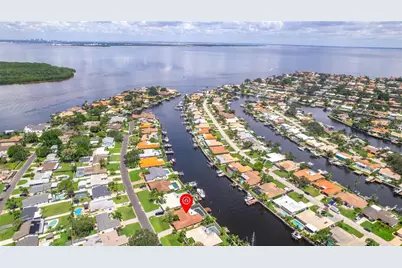 2044 Montana Avenue NE, Saint Petersburg, FL 33703 - Photo 29