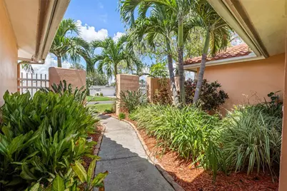 2044 Montana Avenue NE, Saint Petersburg, FL 33703 - Photo 7