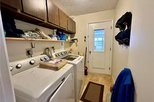 10521 Mira Vista Dr, Port Richey, FL 34668 - Photo 5