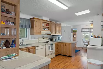 5181 Forest Glenn Drive, Spring Hill, FL 34607 - Photo 9