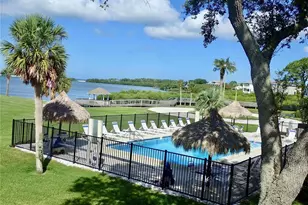 427 Windrush Bay Dr, Tarpon Springs, FL 34689 - Photo 5