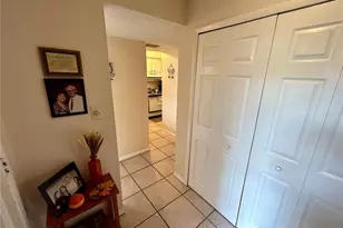 427 Windrush Bay Dr, Tarpon Springs, FL 34689 - Photo 9