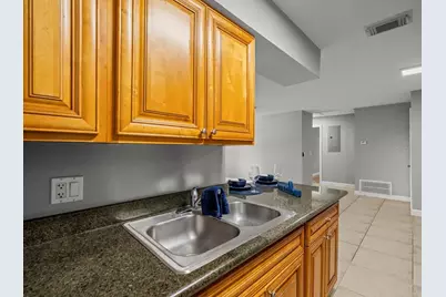 230 Thorn Tree Place #230, Brandon, FL 33510 - Photo 9