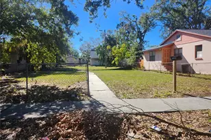 1002 13th Ave S, Saint Petersburg, FL 33705 - Photo 1
