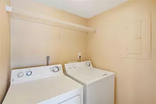 5576 Baywater Dr, Tampa, FL 33615 - Photo 11