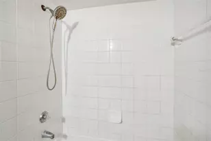 5576 Baywater Dr, Tampa, FL 33615 - Photo 15