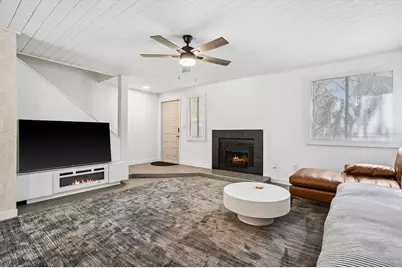 4712 Stonepointe Place, Tampa, FL 33634 - Photo 9