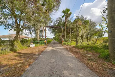 15624 Carlton Lake Road, Wimauma, FL 33598 - Photo 9