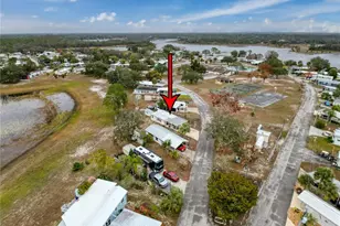 9321 Grizzly Bear Ln, Weeki Wachee, FL 34613 - Photo 3